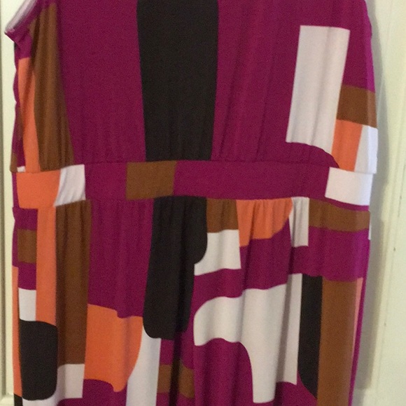 EUC,IMAN,1XP,Jumpsuit,V neck,gathered waist,Princess seams detailing.Geometrical - Picture 6 of 9